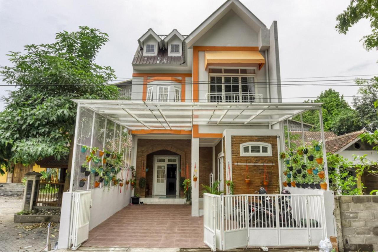 Reddoorz Near Sindu Kusuma Edupark 2 Wisma tamu Cebongan