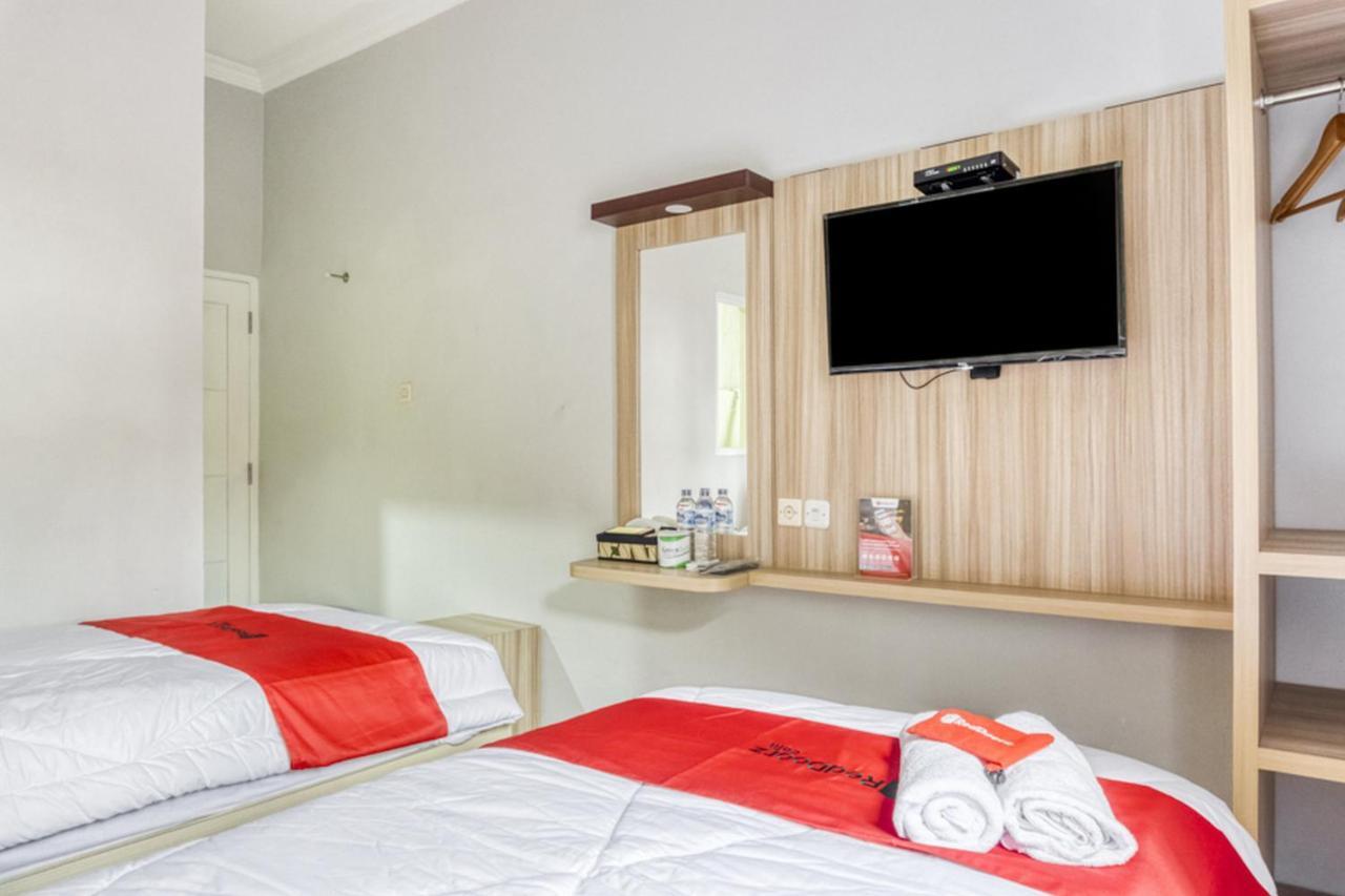 Reddoorz Near Sindu Kusuma Edupark 2 Wisma tamu 2*